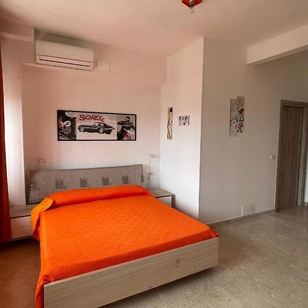 La Finestra Sul Mare B&B Crotone Eksteriør billede