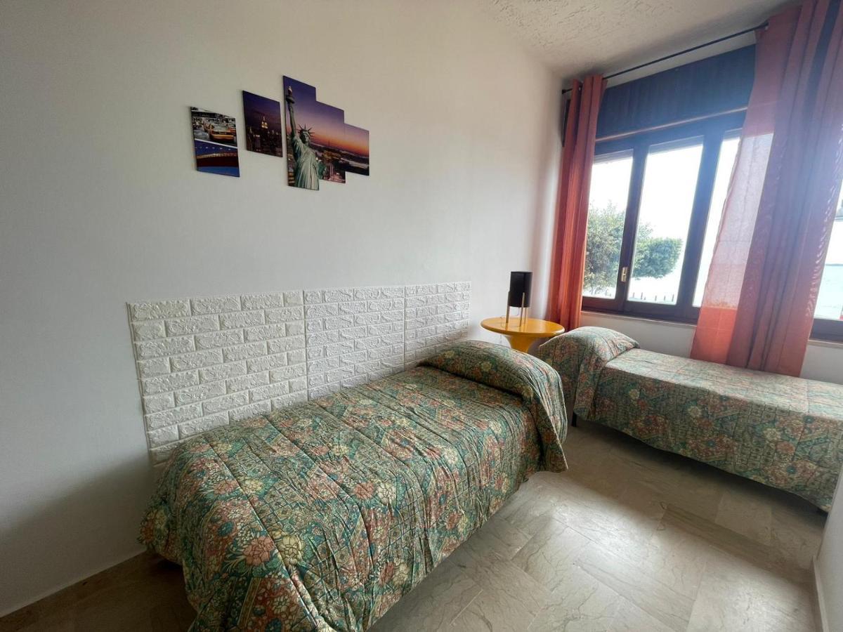 La Finestra Sul Mare B&B Crotone Eksteriør billede