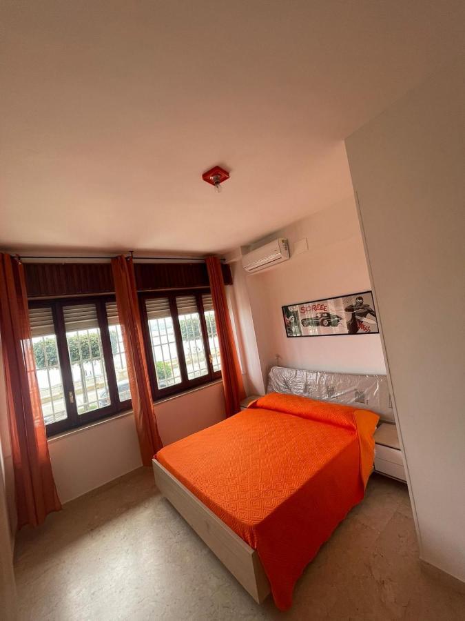 La Finestra Sul Mare B&B Crotone Eksteriør billede