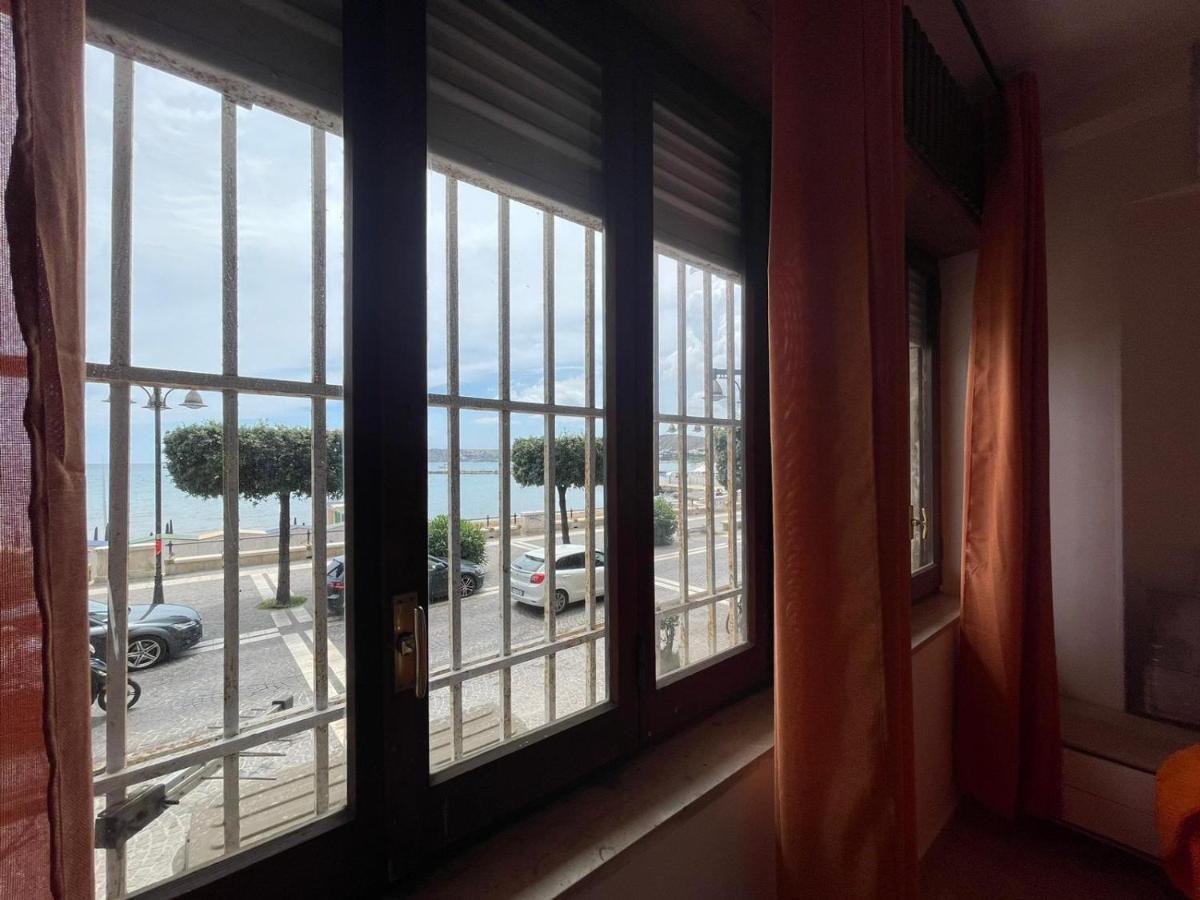 La Finestra Sul Mare B&B Crotone Eksteriør billede
