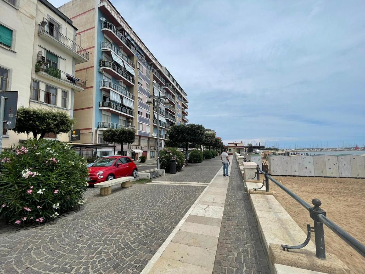 La Finestra Sul Mare B&B Crotone Eksteriør billede