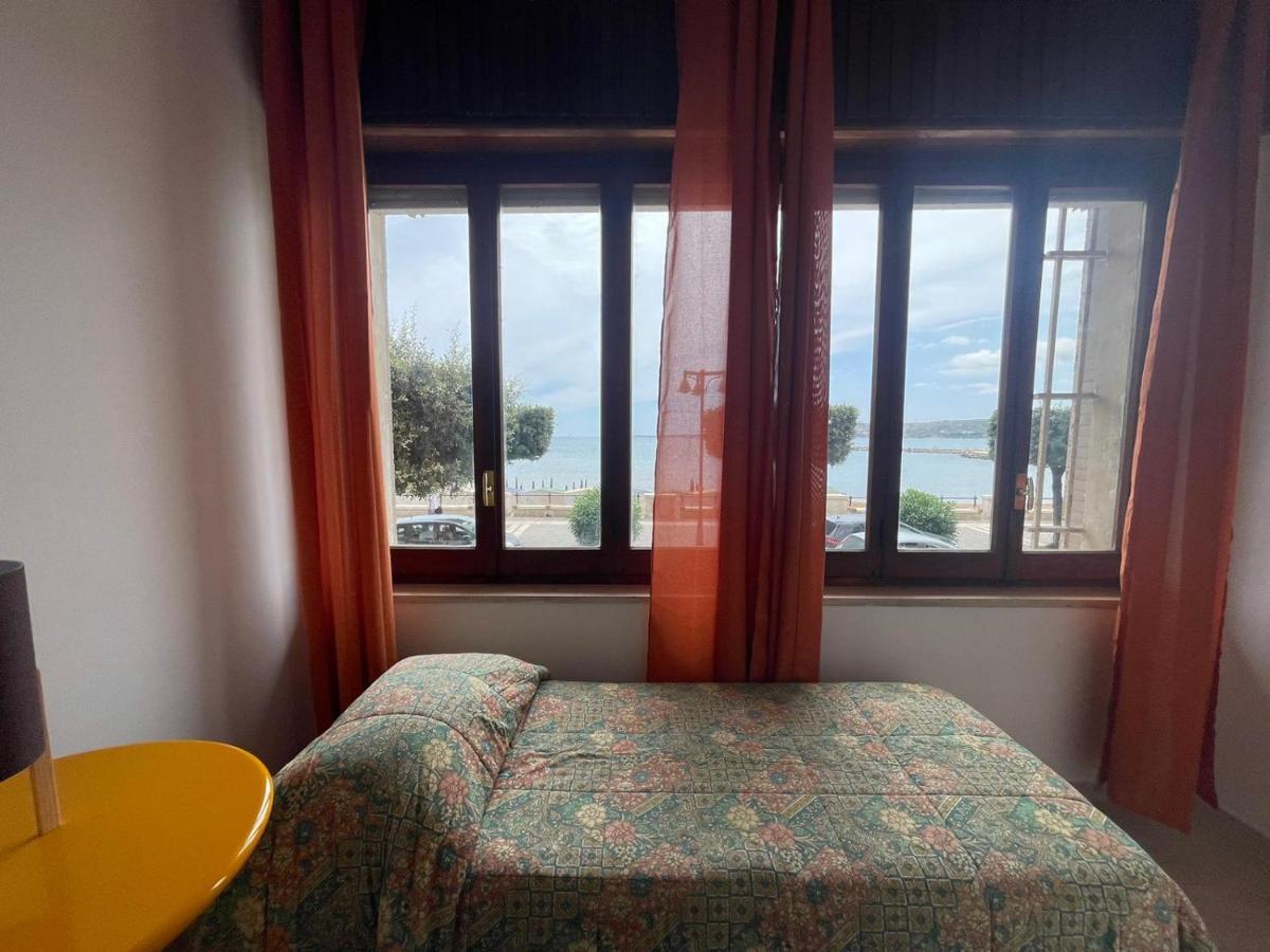 La Finestra Sul Mare B&B Crotone Eksteriør billede