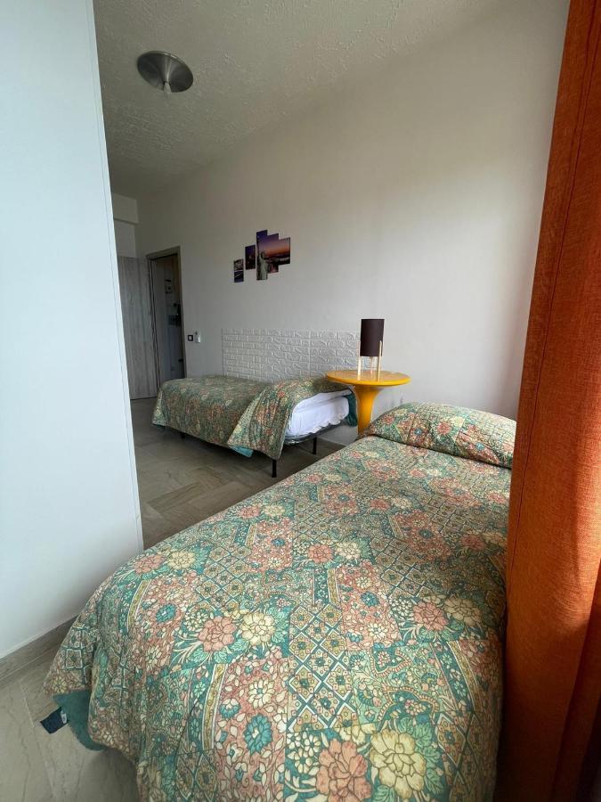 La Finestra Sul Mare B&B Crotone Eksteriør billede
